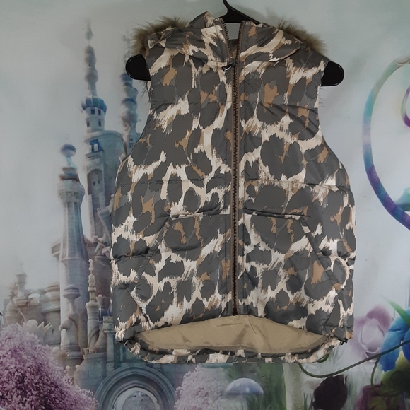 🪶Coach leopard print vest - Picture 1 of 16